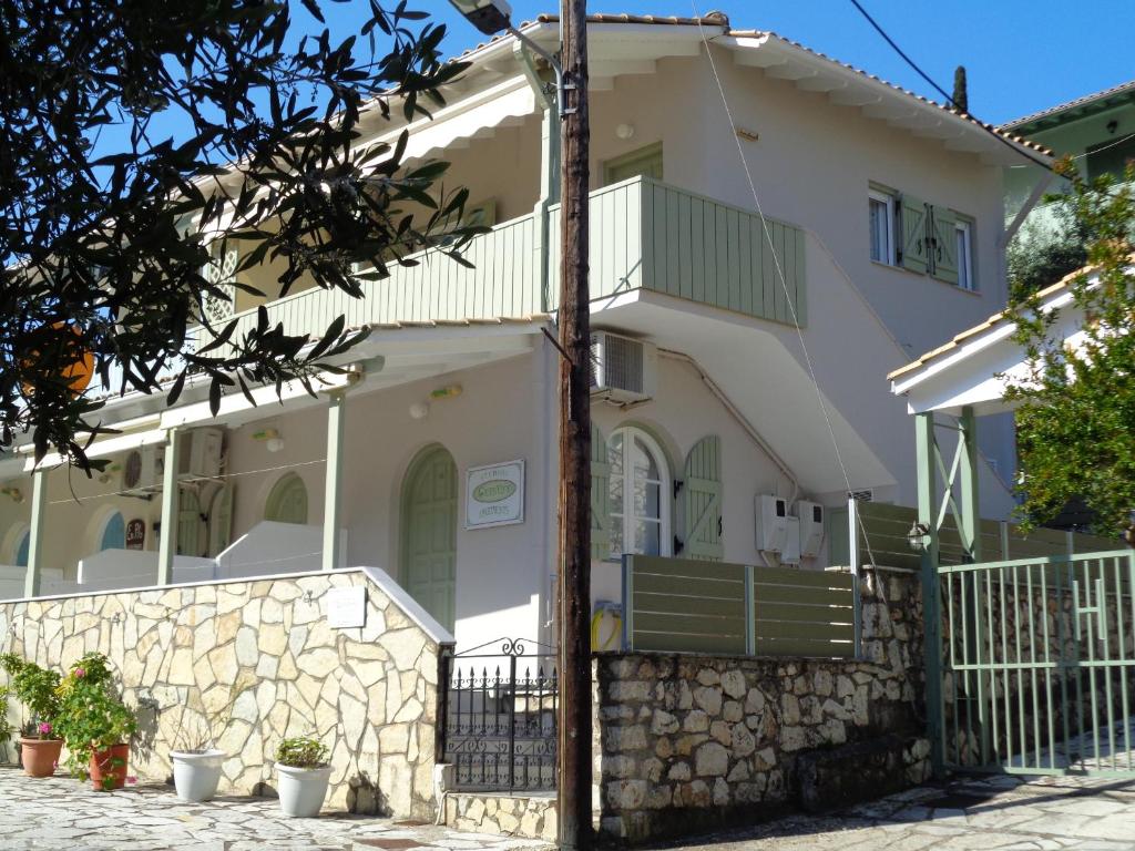 Green View Apartments - Agios Nikitas, Lefkada