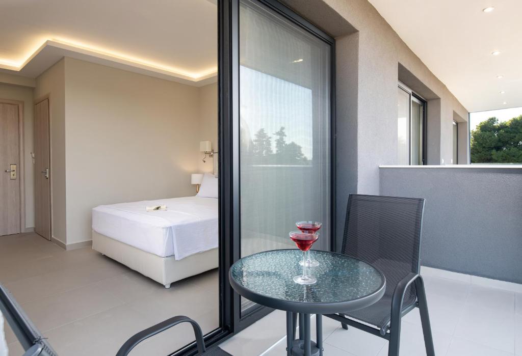 Light Blue Hotel Luxury Apartments - Nea Kallikratia